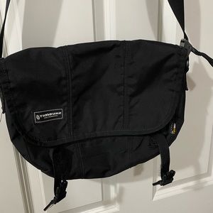 ✨EUC Timbuk2 Classic Messenger Bag size XS✨